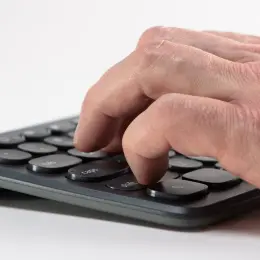 ZAGG-103211036_8.jpg