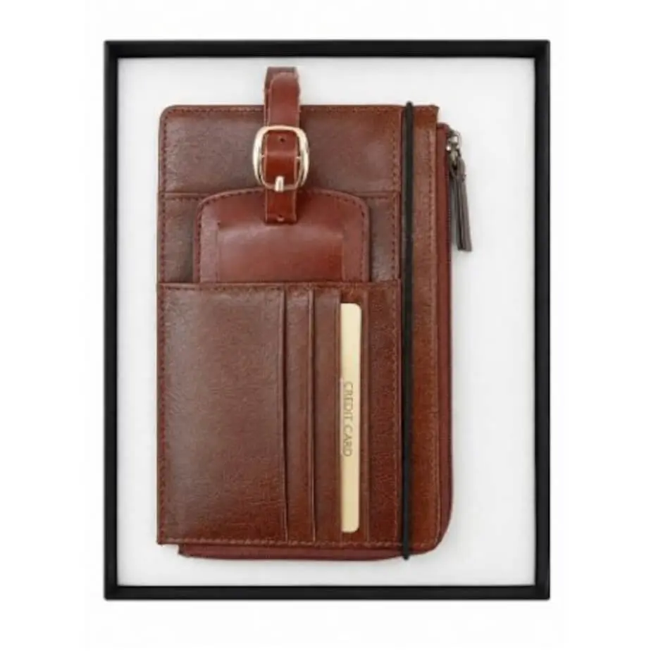 Vitello Genuine Leather Passport Holder and Luggage Tag Gift Set Display